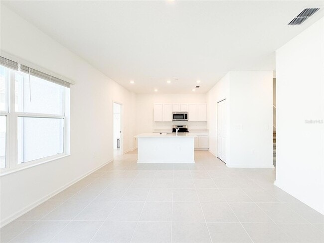 Building Photo - 1975 Stake Out Wy