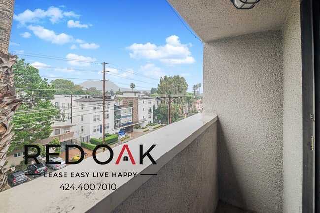 Building Photo - 4651 Cahuenga Blvd