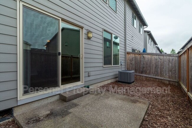 Building Photo - 1413 NE 83rd Dr