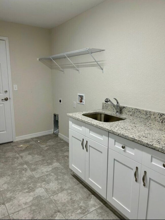 Building Photo - GORGEOUS 3BR/2BA Summerfield Home Convenient Location! NO APPLICATION FEE!