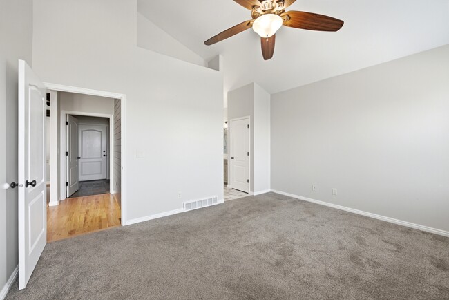 Building Photo - 722 W Webb Rd