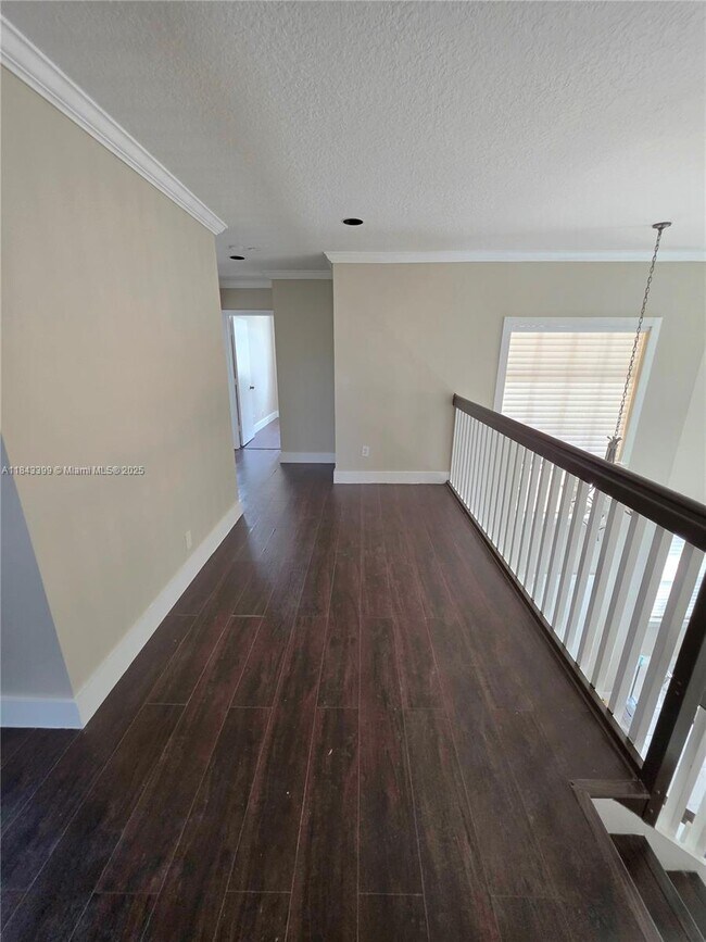 Building Photo - 584 Cambridge Dr