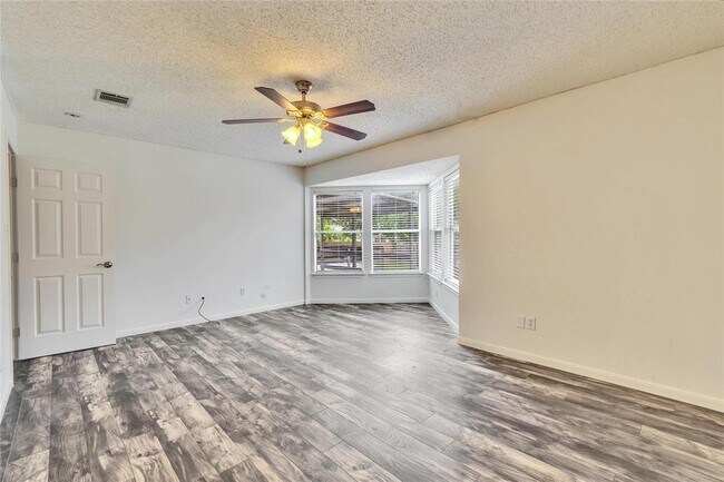 Building Photo - 908 Dogwood Trail