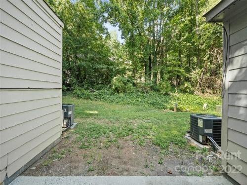 Building Photo - 3916 Briarhill Dr