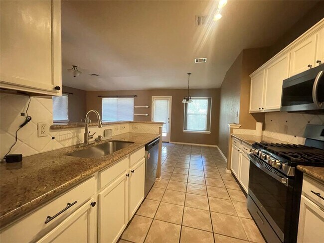 Building Photo - 3508 Blue Ridge Dr