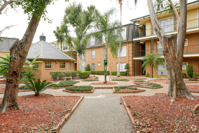 Building Photo - Diamond Hill at Westheimer