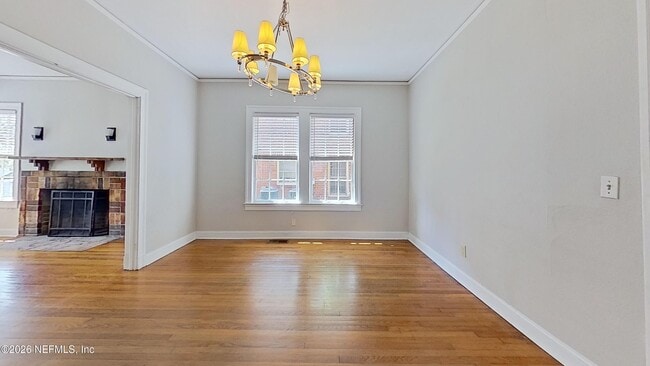 Building Photo - 917 Lasalle St