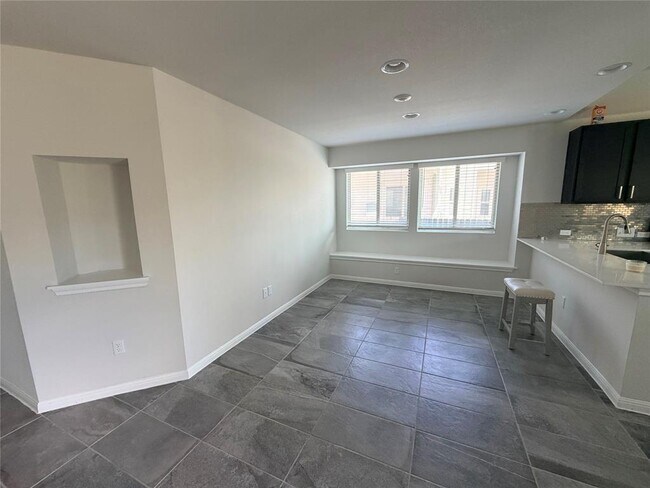 Building Photo - 2813 Hopi Path