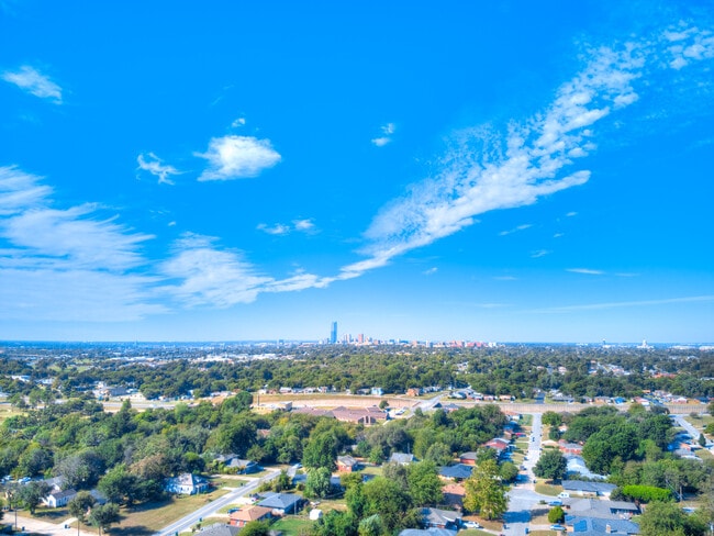 Building Photo - 2921 NE 17th Ave