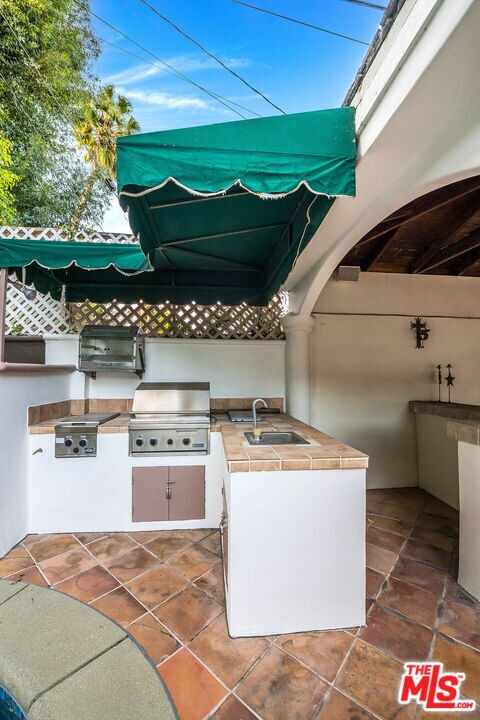 Building Photo - 4063 Benedict Canyon Dr