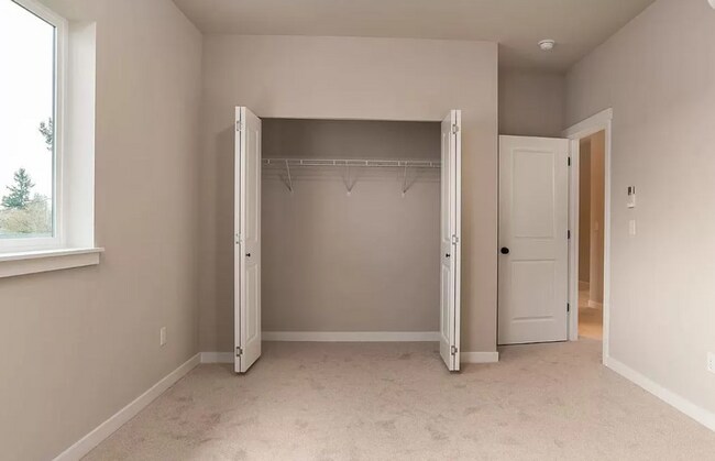 Building Photo - 122 N Trl Rd