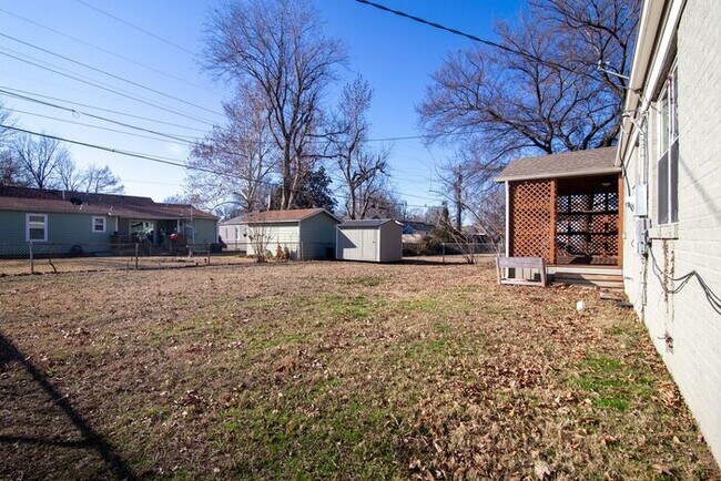 Building Photo - Brookside Bungalow! PRICE DROP!