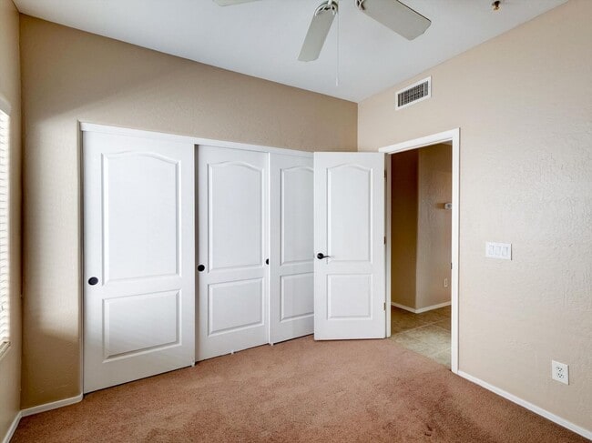 Building Photo - 3 bd 2 bth 2120 sq ft in stonehaven in sco...