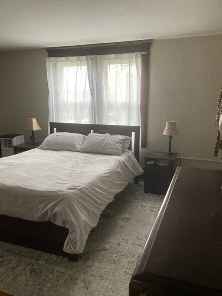 Building Photo - 32 Knightly Rd