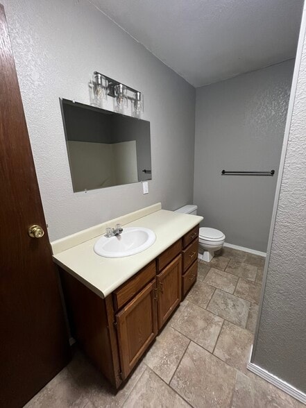 Bathroom (1of2) - 374 Willow St