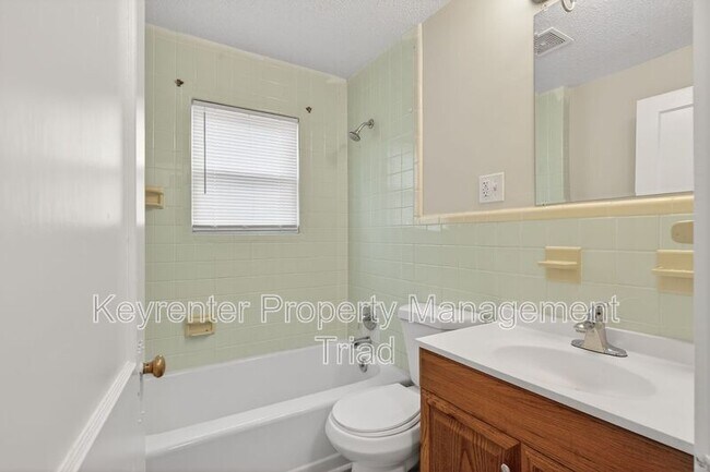 Building Photo - 506 Rocky Knoll Rd