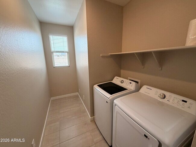 Building Photo - 3463 S 175th Dr