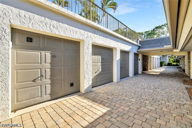 Building Photo - 1111 Wildwood Ln