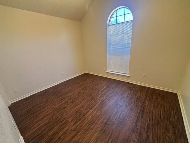 Building Photo - 6509 Tempest Dr