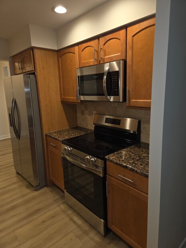 Building Photo - 400 Thames Pkwy