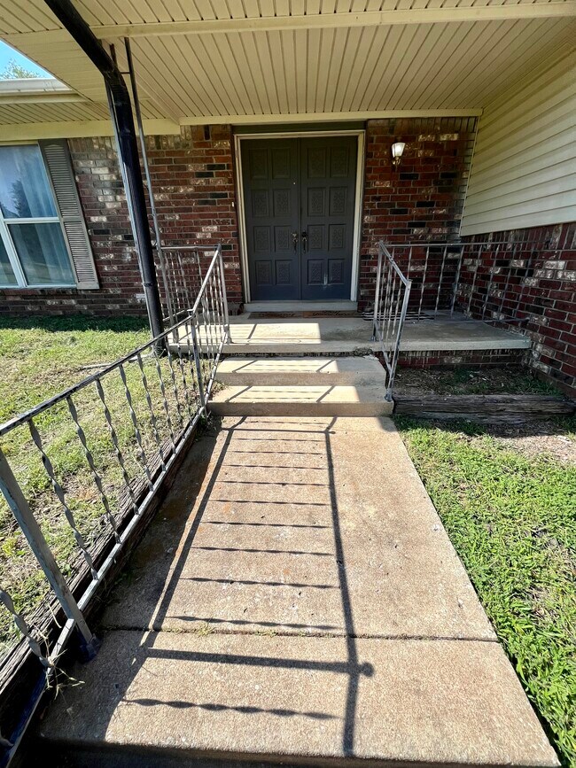 Building Photo - 14731 E 96th St N