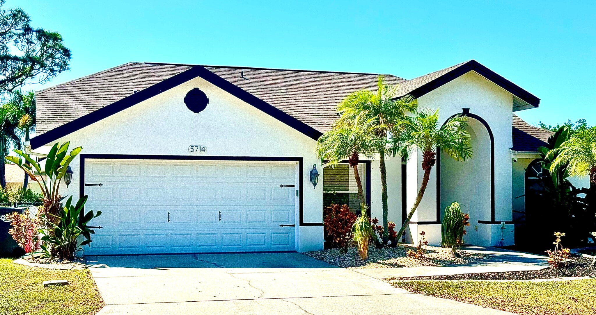Front view of home with two car garage - 5714 29th Ct E