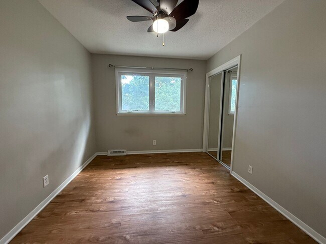 Building Photo - Charming 3 Bed, 1 Bath Home in Quiet Bette...
