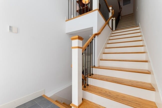 Building Photo - 769 Heath St