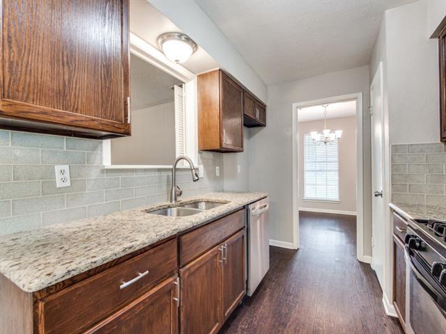 Building Photo - 2025 Cedar Valley Ln