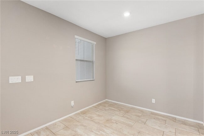 Building Photo - 4 Lomita Heights Dr