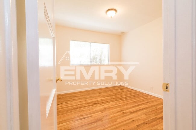 Building Photo - 4743 Levelside Ave