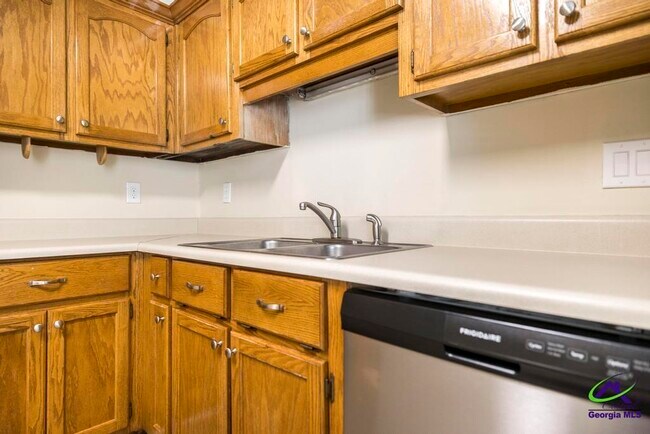 Building Photo - 83 Hamilton Woods Dr