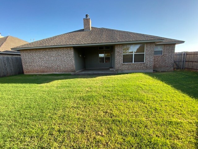 Building Photo - 715 E Elder Ln