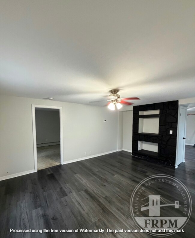 Building Photo - 64 Walnut St