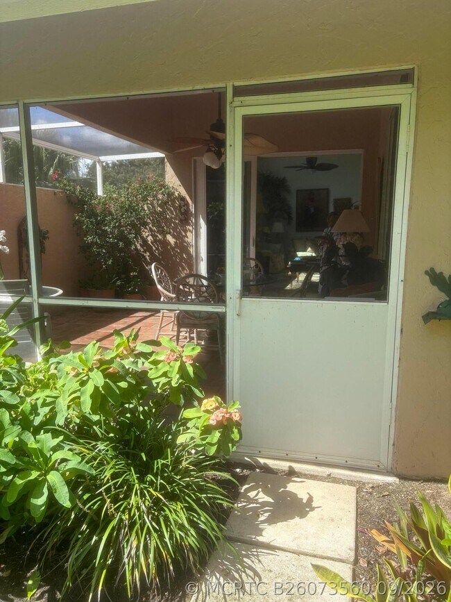 Building Photo - 1604 Rosewood Way