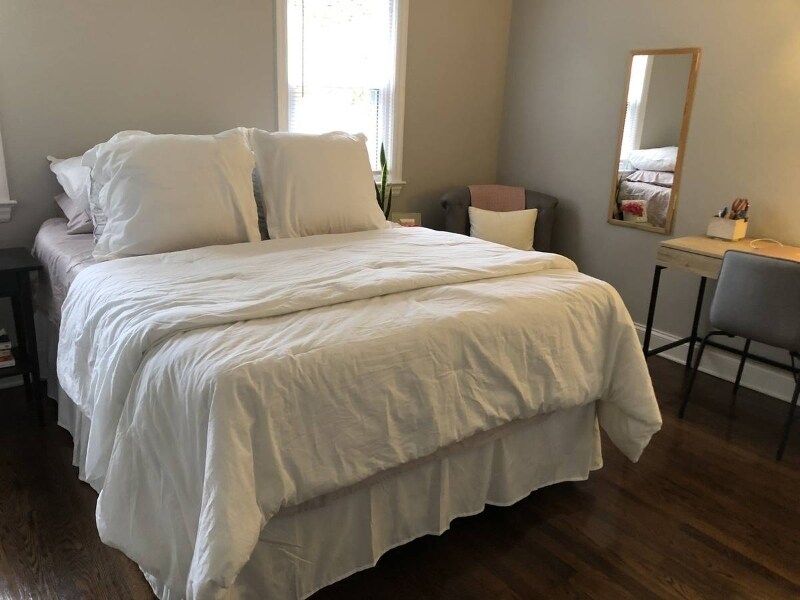 Building Photo - 924 15th St SE