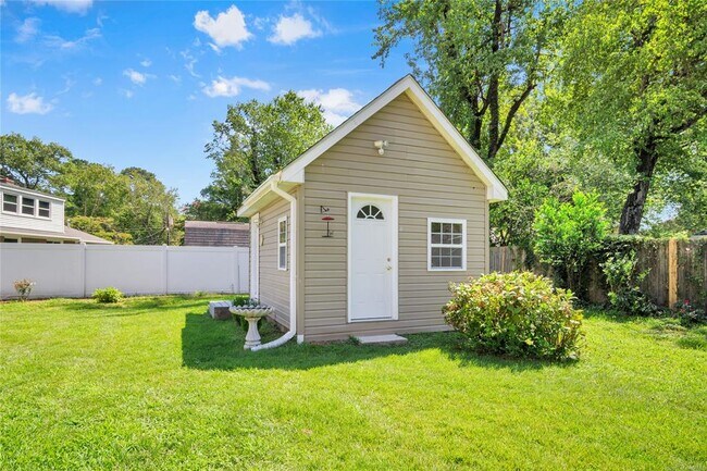 Building Photo - 104 Charles Dillard Ln
