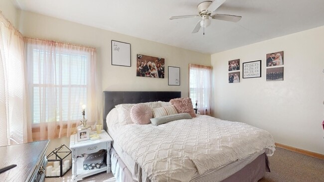 Building Photo - Home w/Yard & Garage