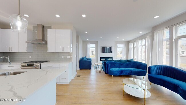 Building Photo - 1 Howland Ave