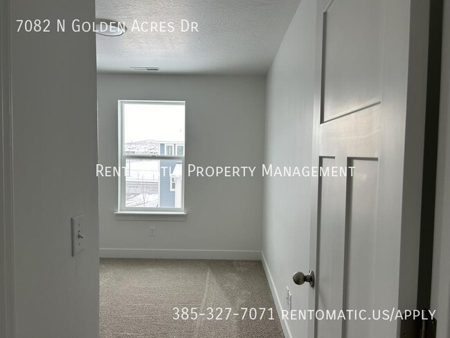 Building Photo - 7082 Golden Acrs Dr