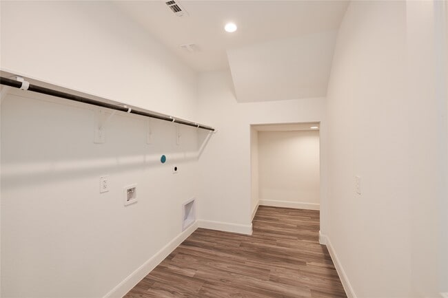 Building Photo - 8402 Yellow Fin Ct