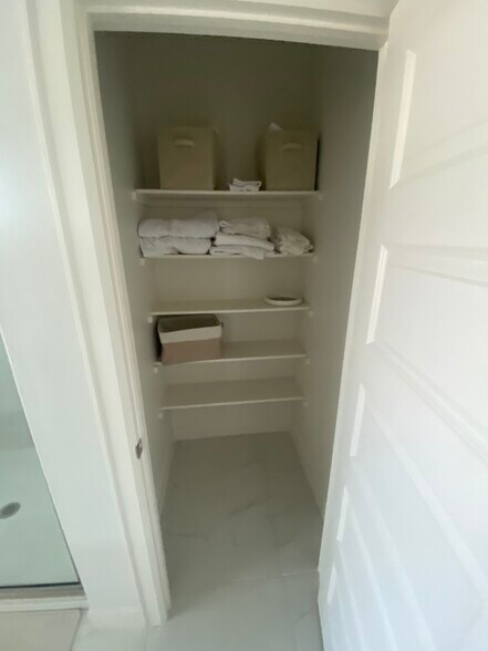 Building Photo - 2714 Sebring Cir