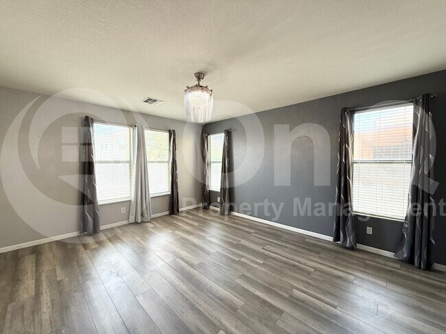 Building Photo - 45513 W Starlight Dr