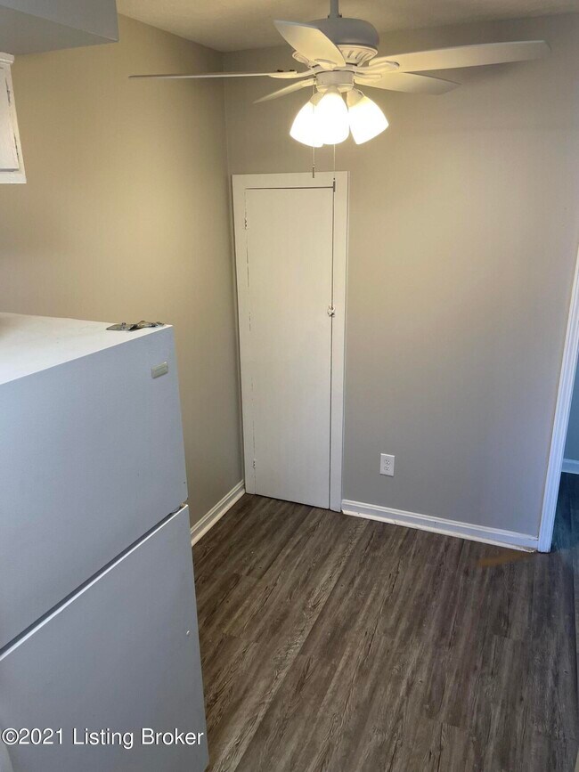Building Photo - 2707 Riedling Dr