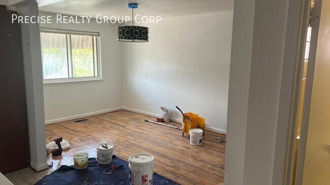Building Photo - 442 Olmstead Ave