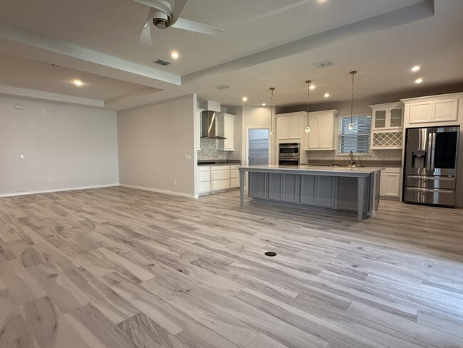 Building Photo - 4753 Ter Blf St