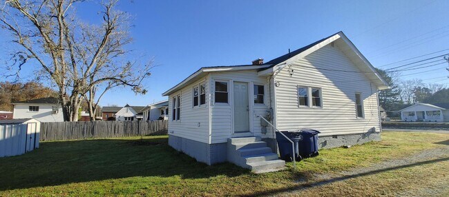 Building Photo - LEASE ONLY - 2219 Lyndon Ave.