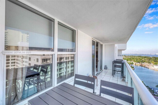 Building Photo - 5001 Collins Ave