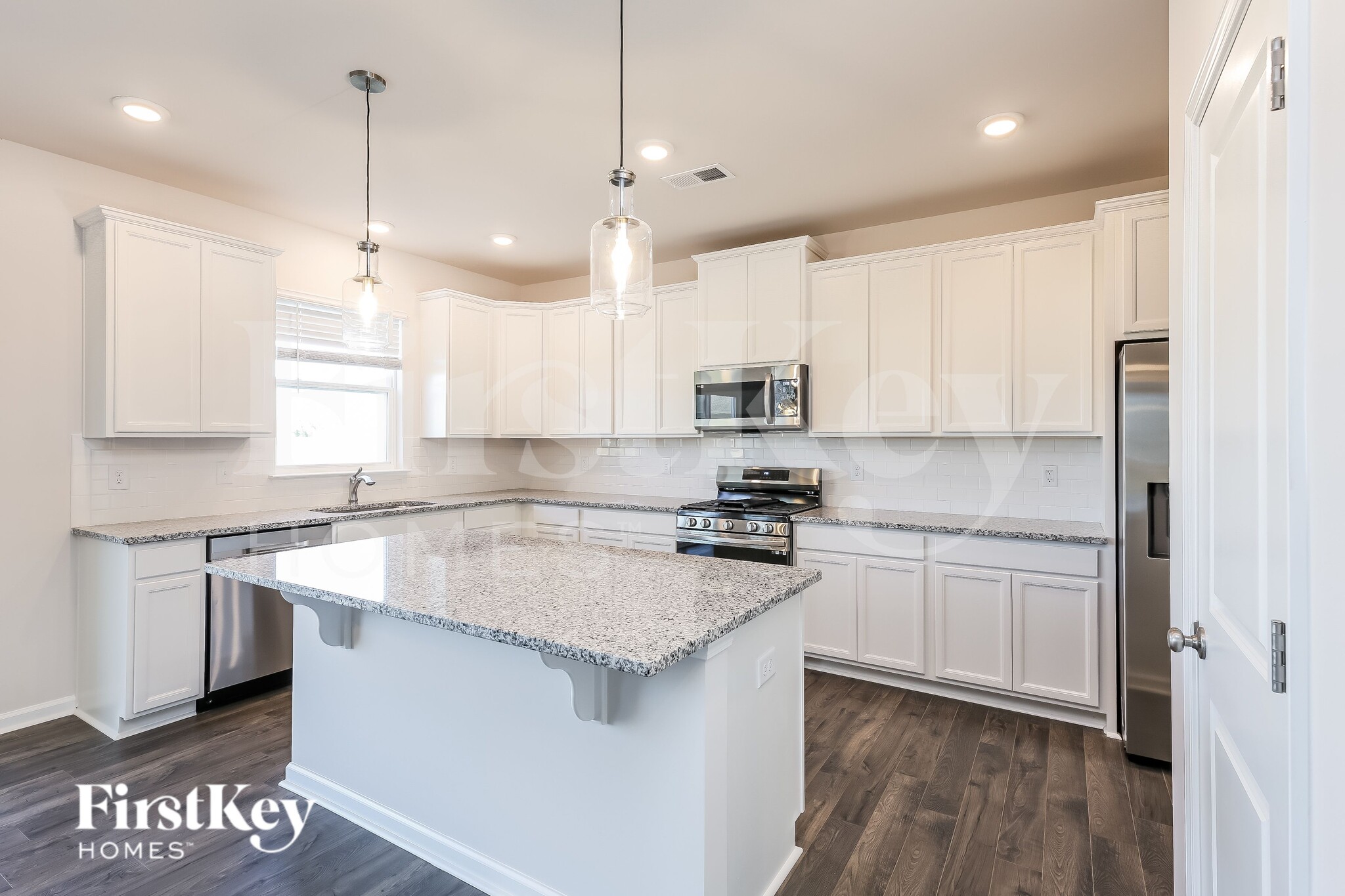 Building Photo - 1104 Mission Hill Ln