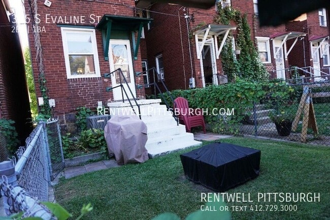 Building Photo - 365 S Evaline St